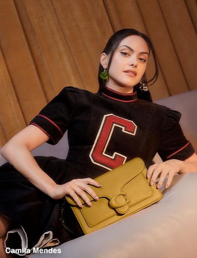 InMyTabby mostra la borsa Tabby Camila Mendes X Coach