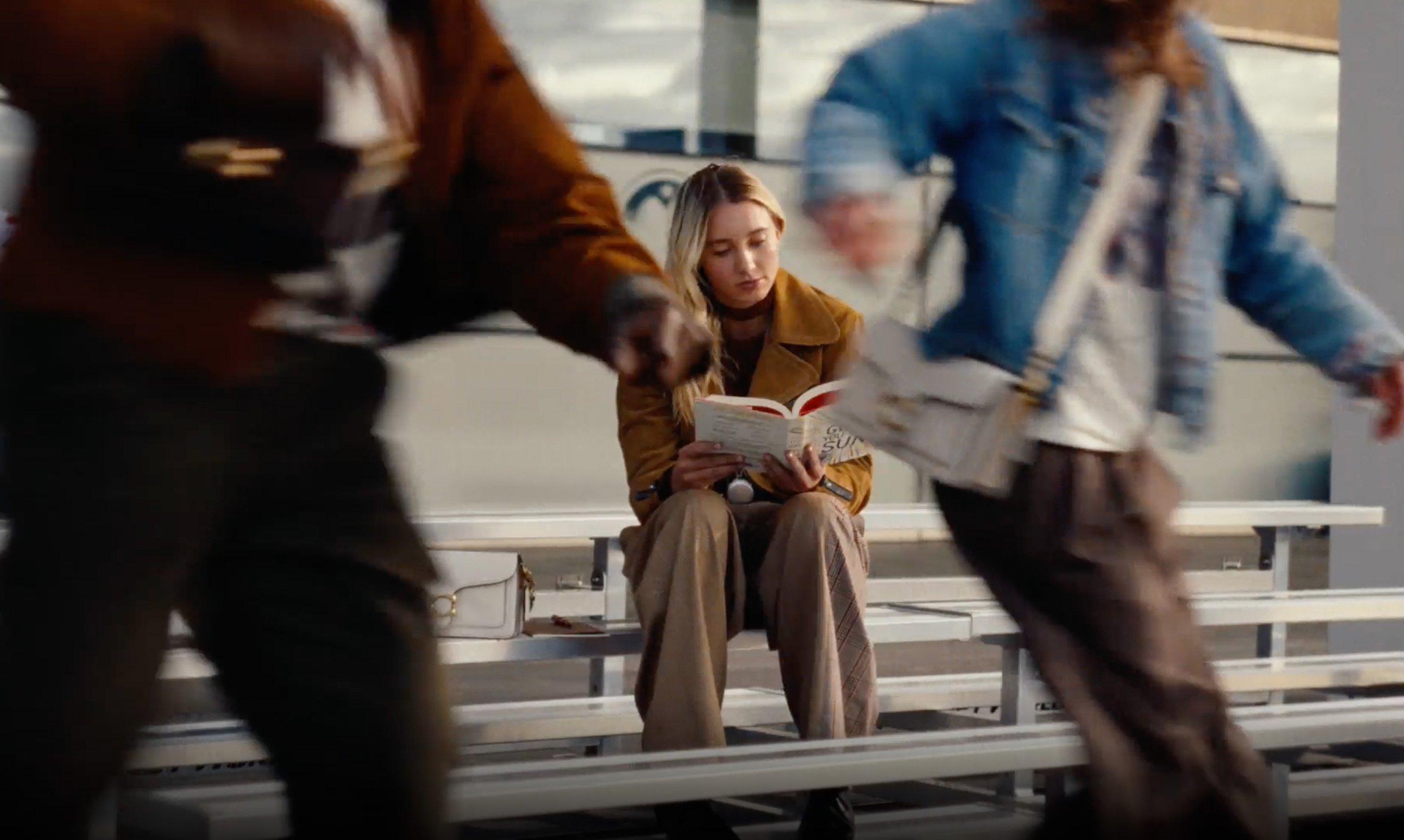 Paige Bueckers wearing the white Tabby Shoulder Bag 26 in Coach Spring 2026 Découvrez votre histoire campaign