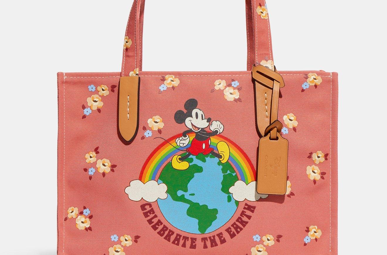 バトラー船長（新品）COACH×DISNEY トークバックC8553