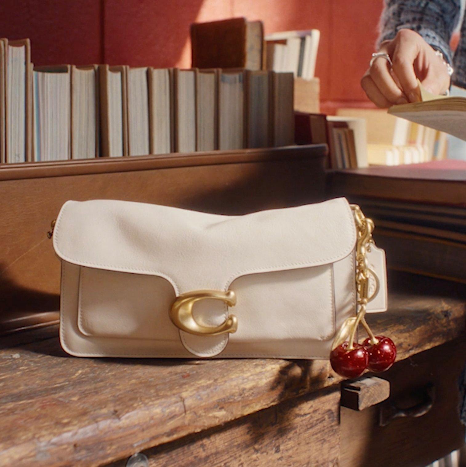 ゆうCOACH♡トレンチ美品✨お洒落 公式】COACH – コーチ | 【UPCRAFTED】ピロー タビー ショルダー バッグ 26